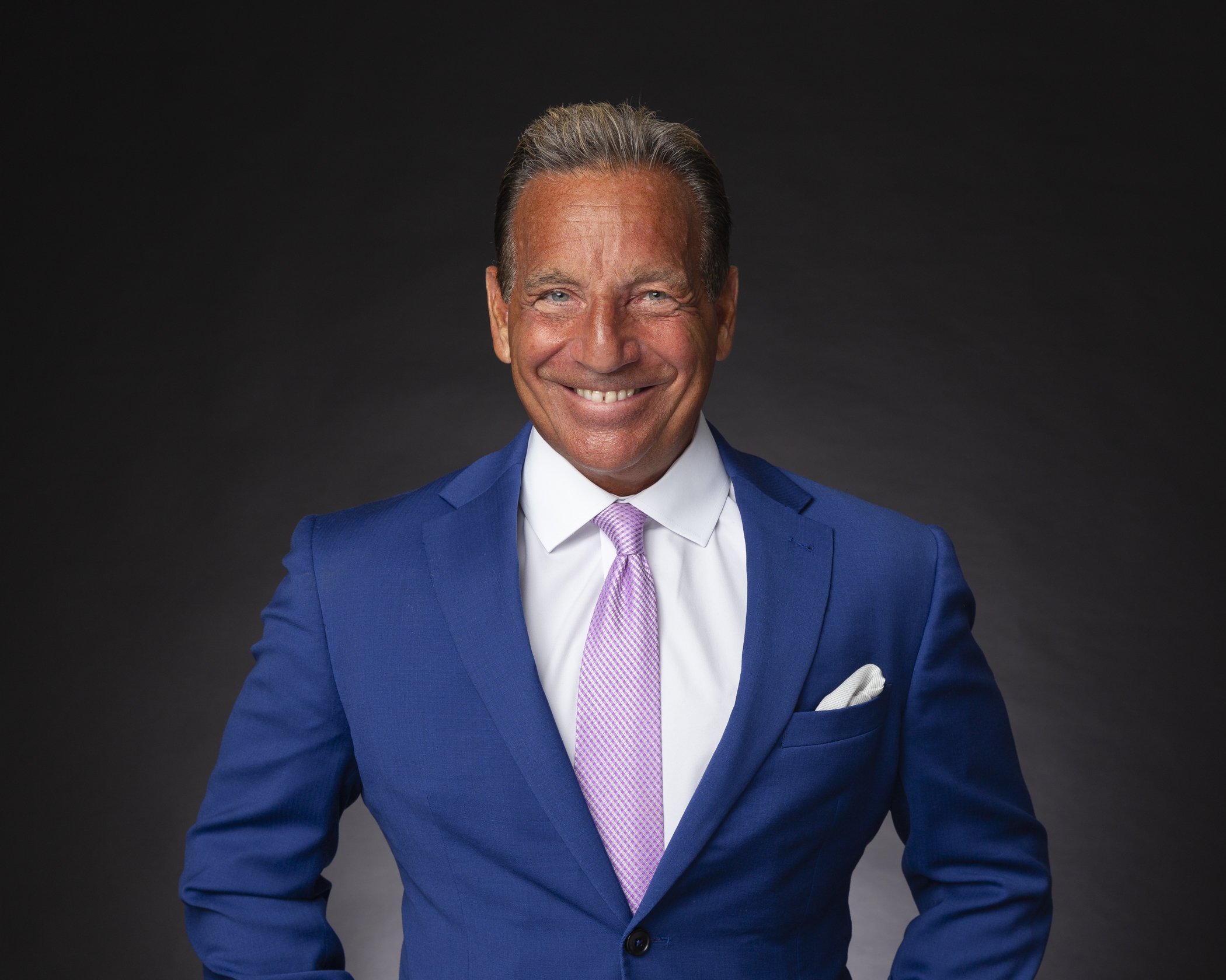 Dan Leonardi speaking at an event